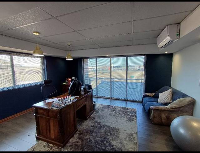 BUSINESS PROPERTY TO RENT IN KOSMOSDAL